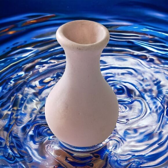 Vintage Mini Bud Vase Pottery Teardrop Pale Pink Miniature Minimalist Farmhouse. - Picture 10 of 14